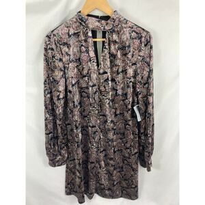 NWT Melloday Velour Paisley Print Keyhole Shift Dress Size Small